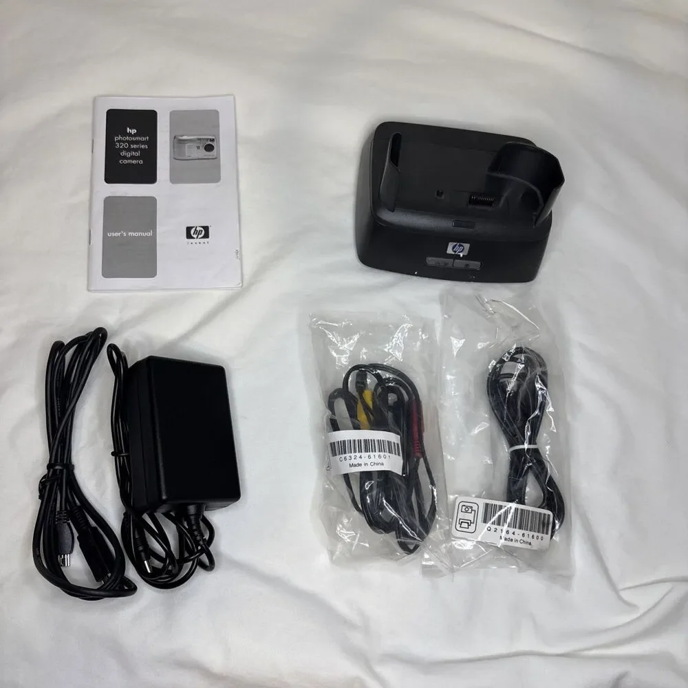 HP Photosmart 8881 Digital Camera Dock C8881A‎ Black Base Station Bundle